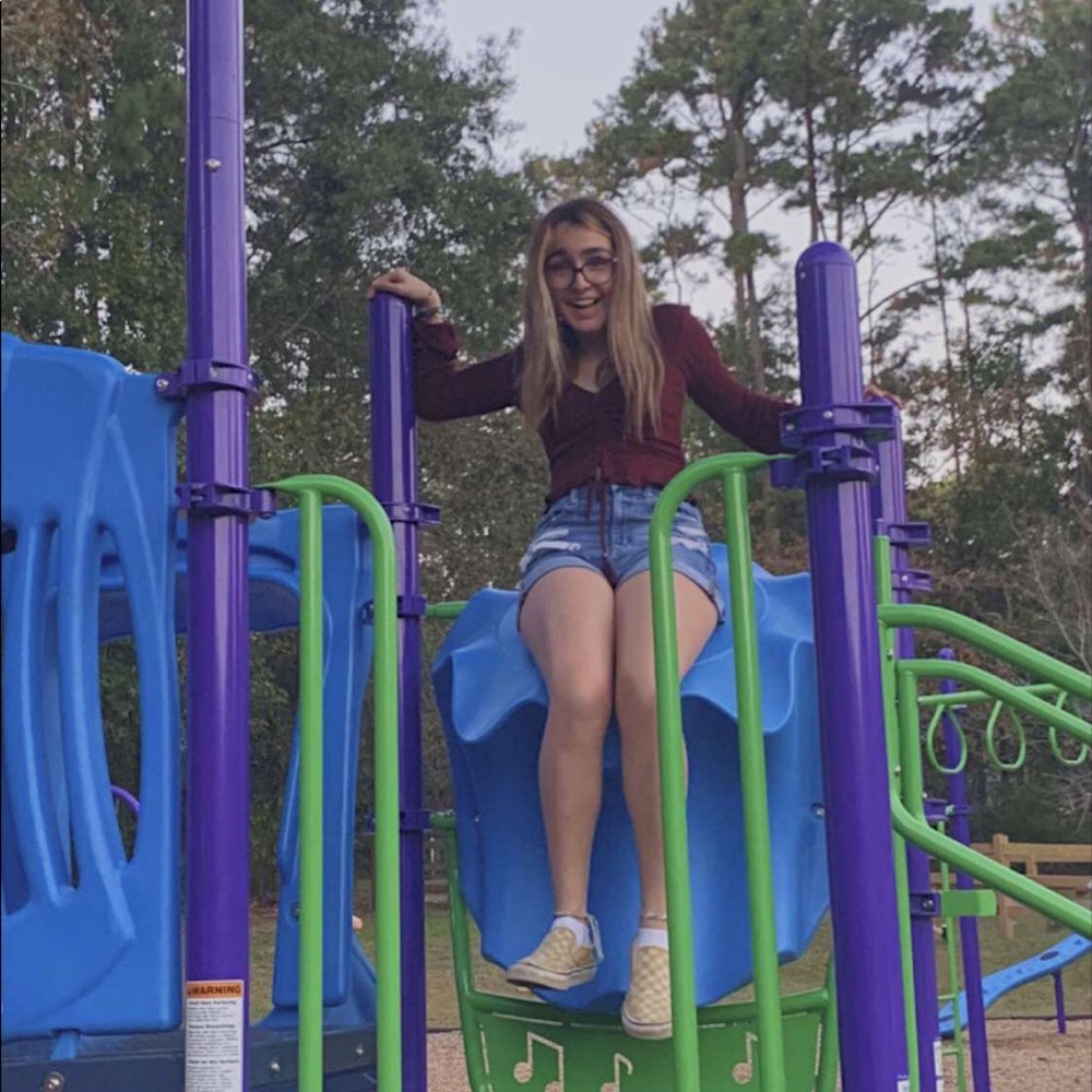 Meet your Posher, Sadaf